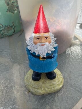 2009 Travelocity Roaming Gnome Garden Statue Advertising Figure Traveler